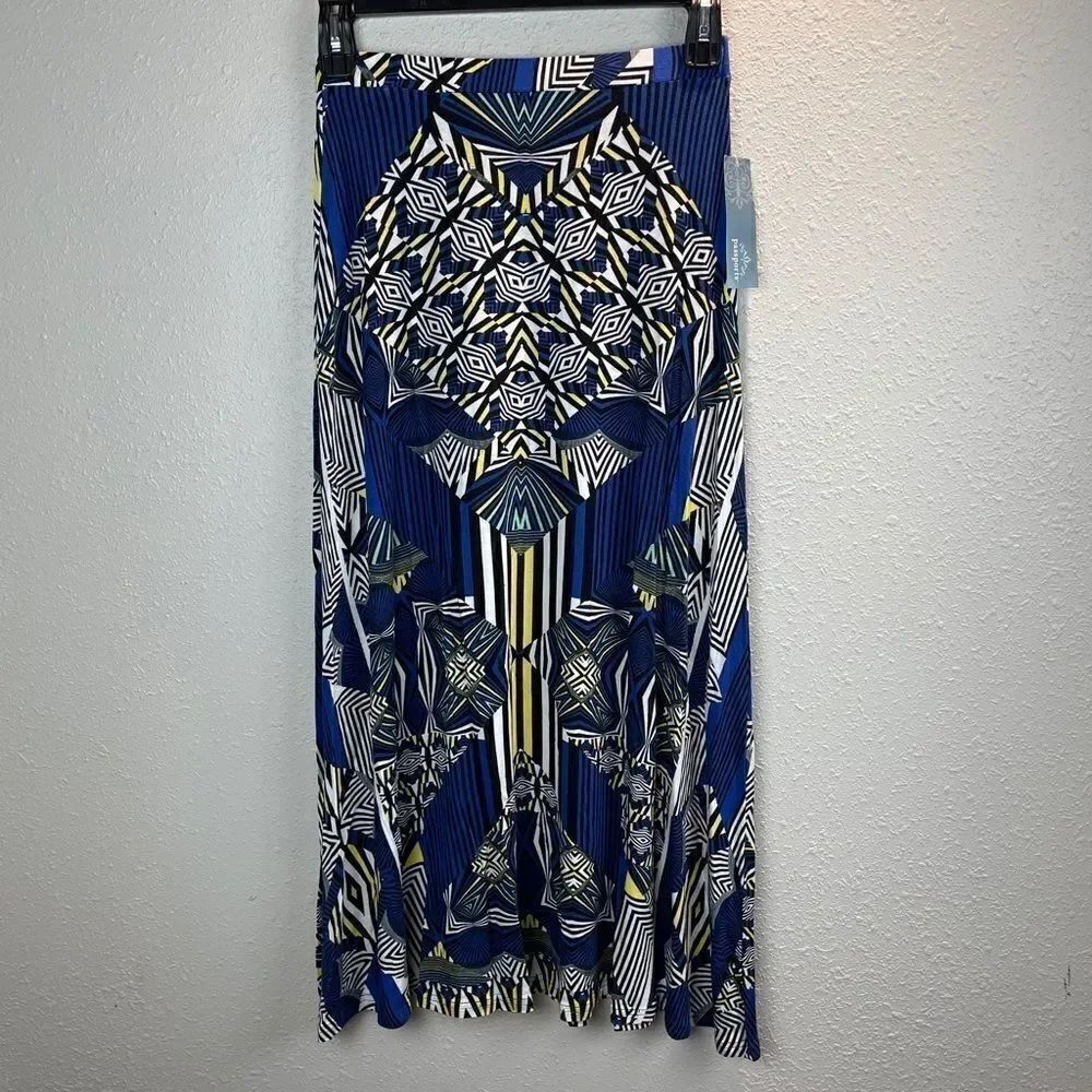 NWT Passports Skirt Size S